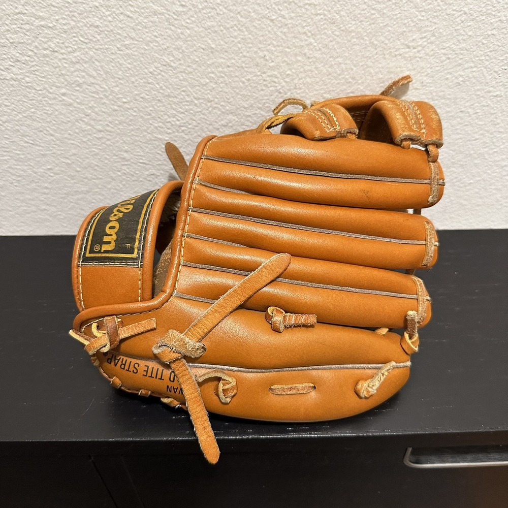 Wilson Youth Model A2297 George Brett  Right Hand Thrower‎ 8.5" Baseball Glove